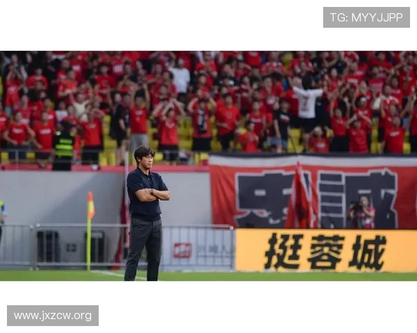 28岁蓉城中卫亚冠连连失误已丢四球引争议 28岁蓉城中卫亚冠连连失误已丢四球引争议