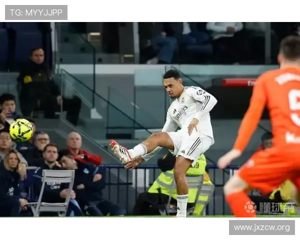 龙赛罗盛赞阿诺德黄金右脚耀世